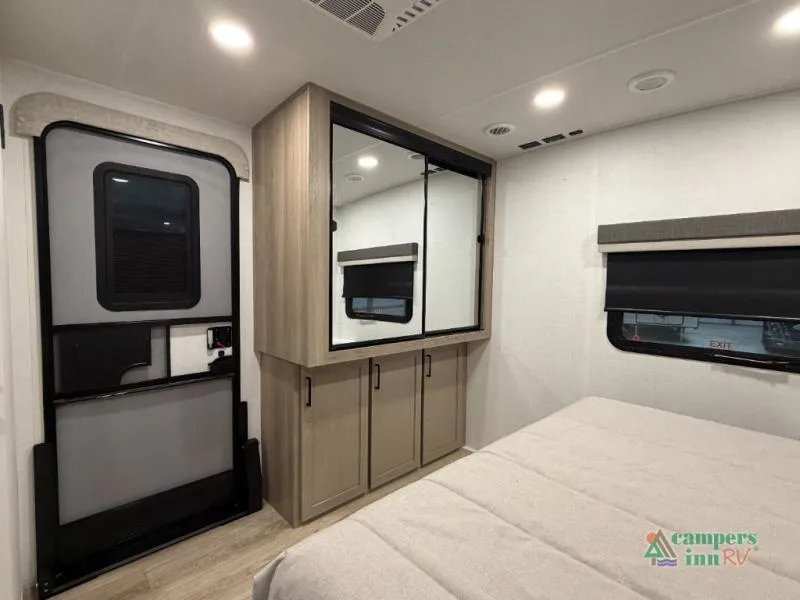 2026 Forest River Rockwood Ultra Lite 2608BS - Photo 3
