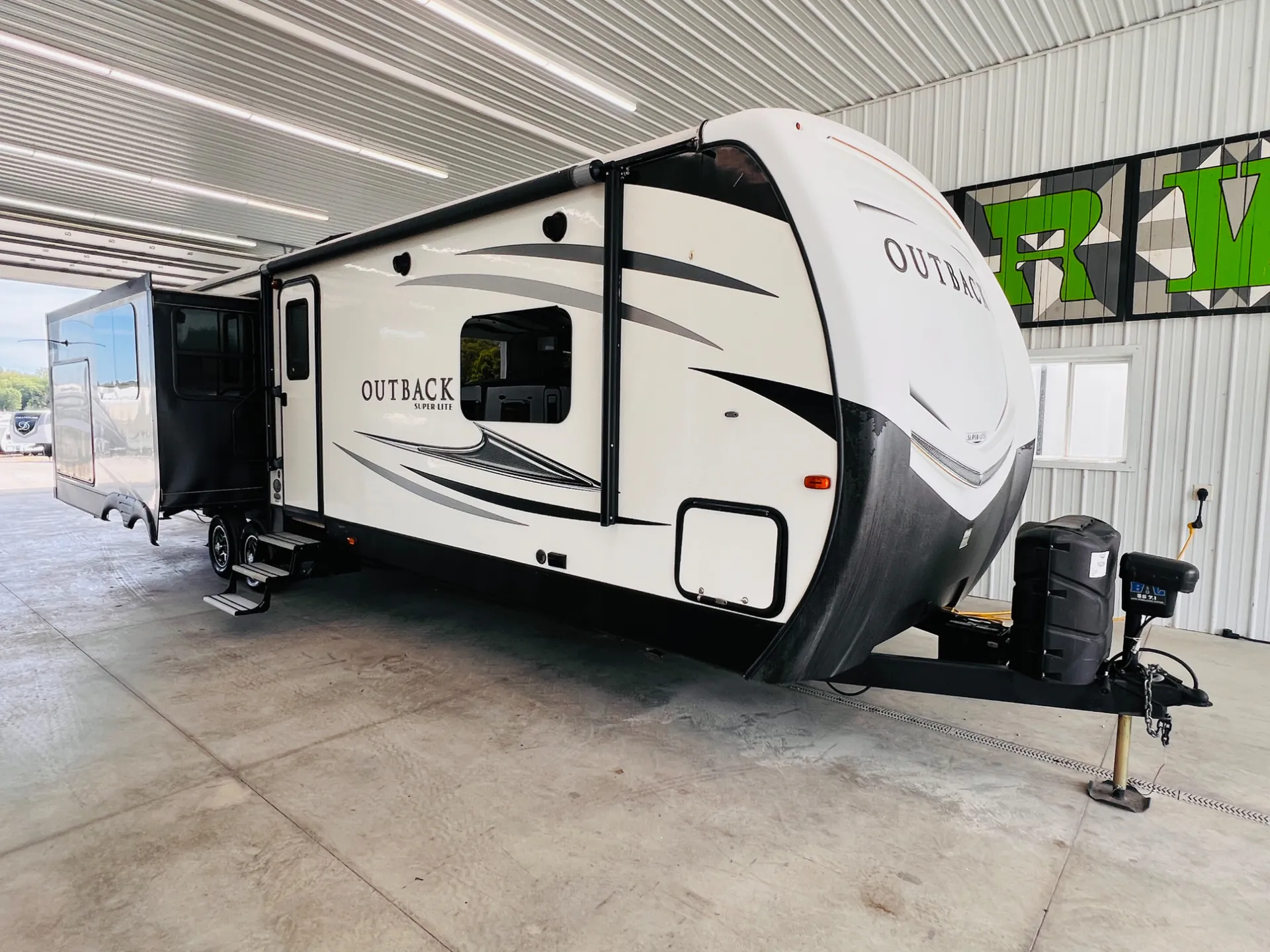 2017 Keystone Outback 330RL - Photo 2