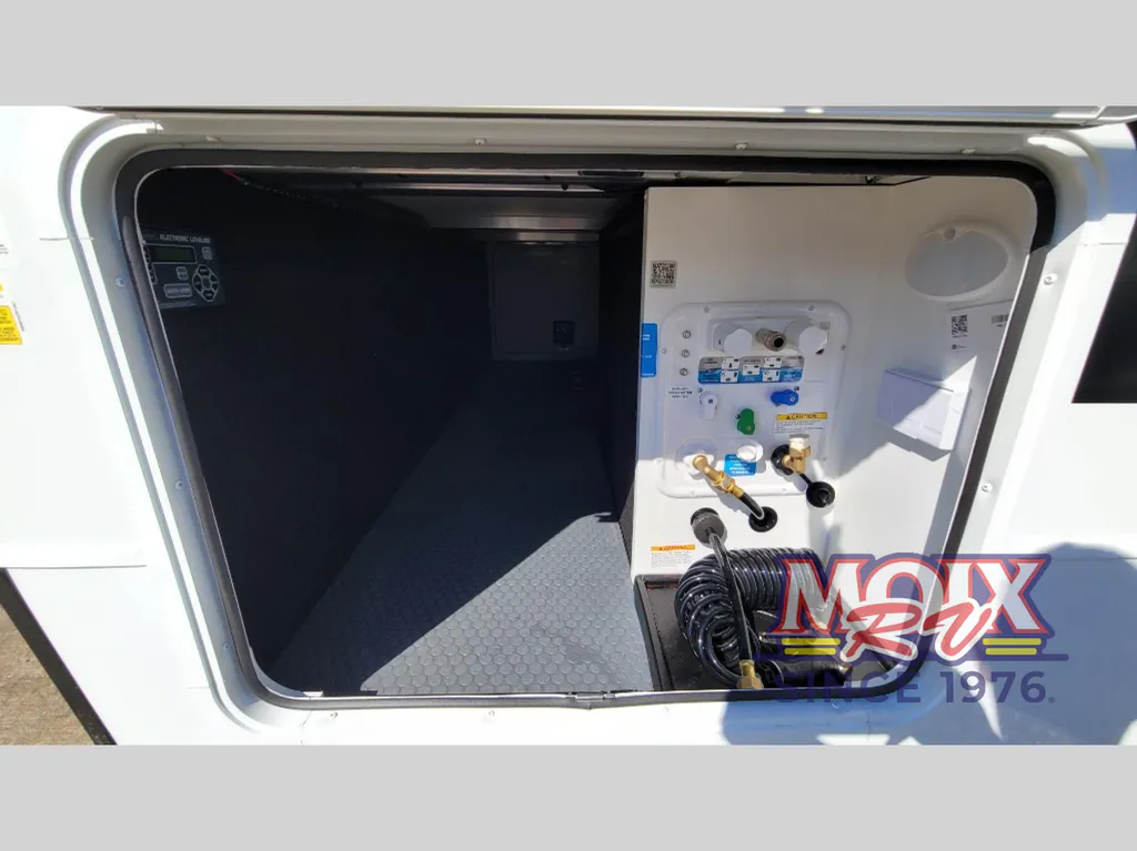 2027 Brinkley Model I 290, Photos photo 7