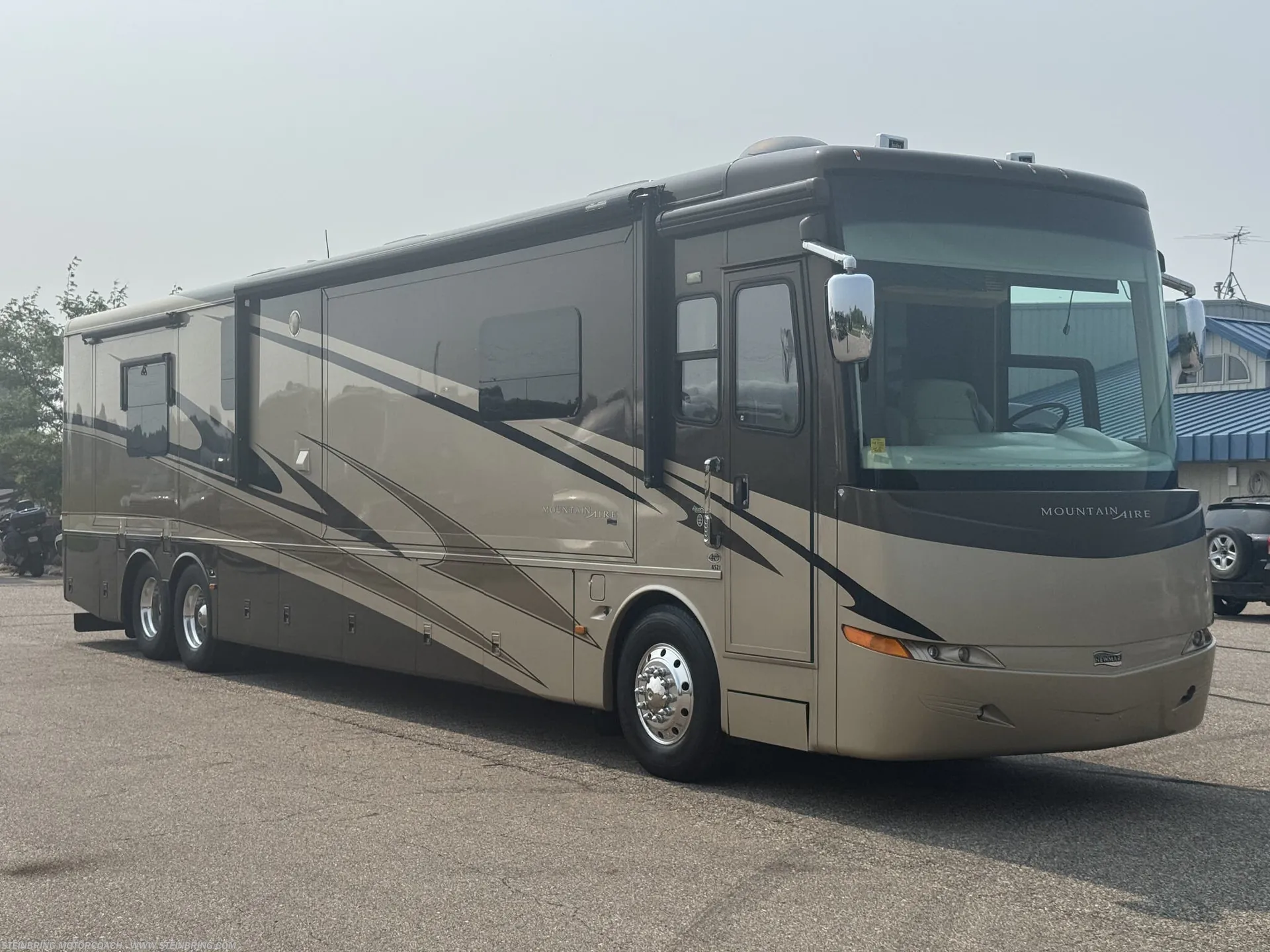 2008 Newmar Mountain Aire 4521 - Photo 2