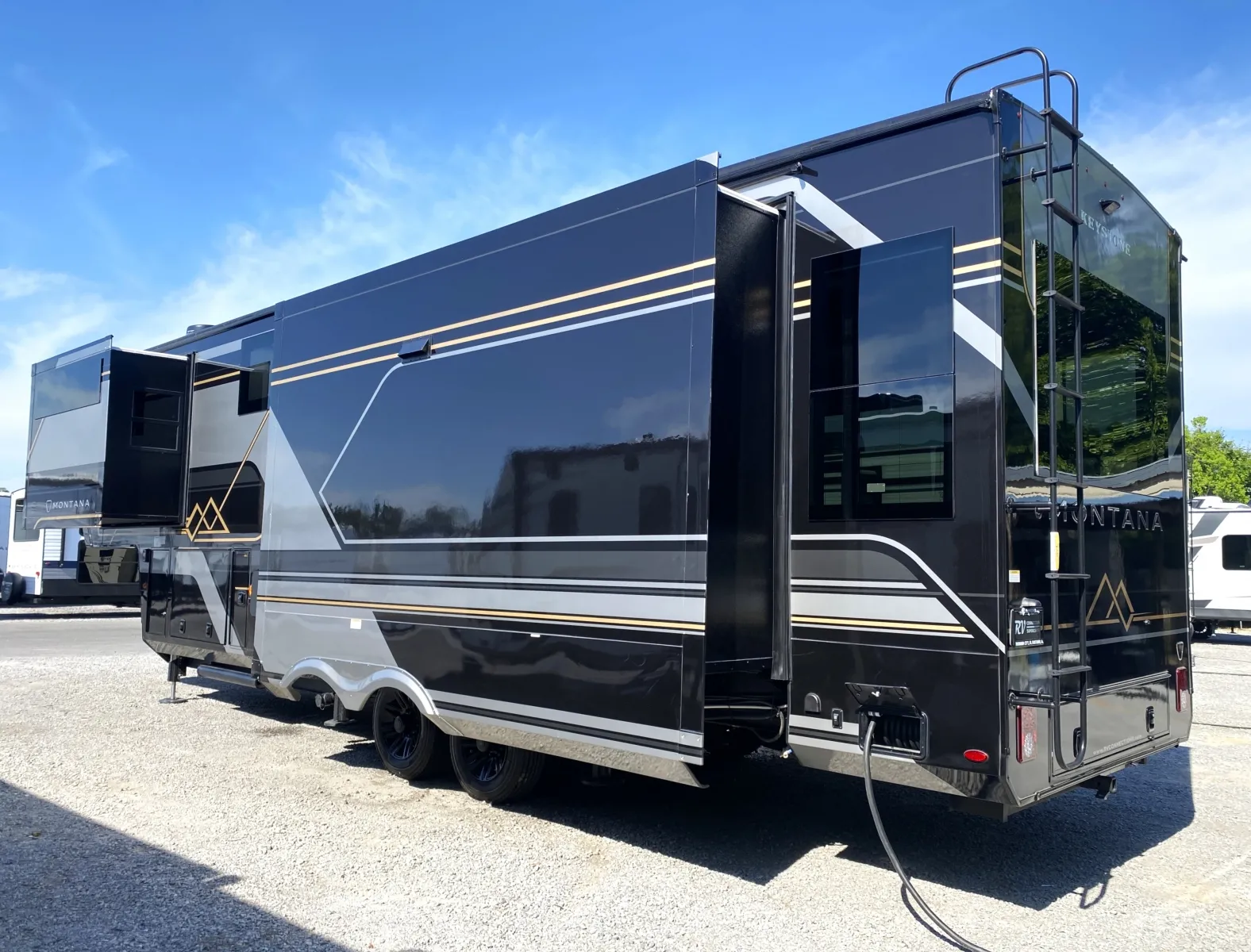2026 Keystone Montana 3100RL - Photo 3