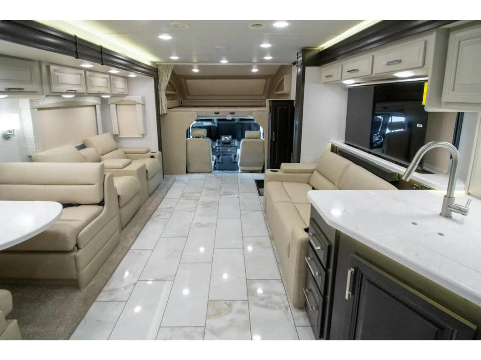 2026 Entegra Coach Accolade XL 37M - Photo 3