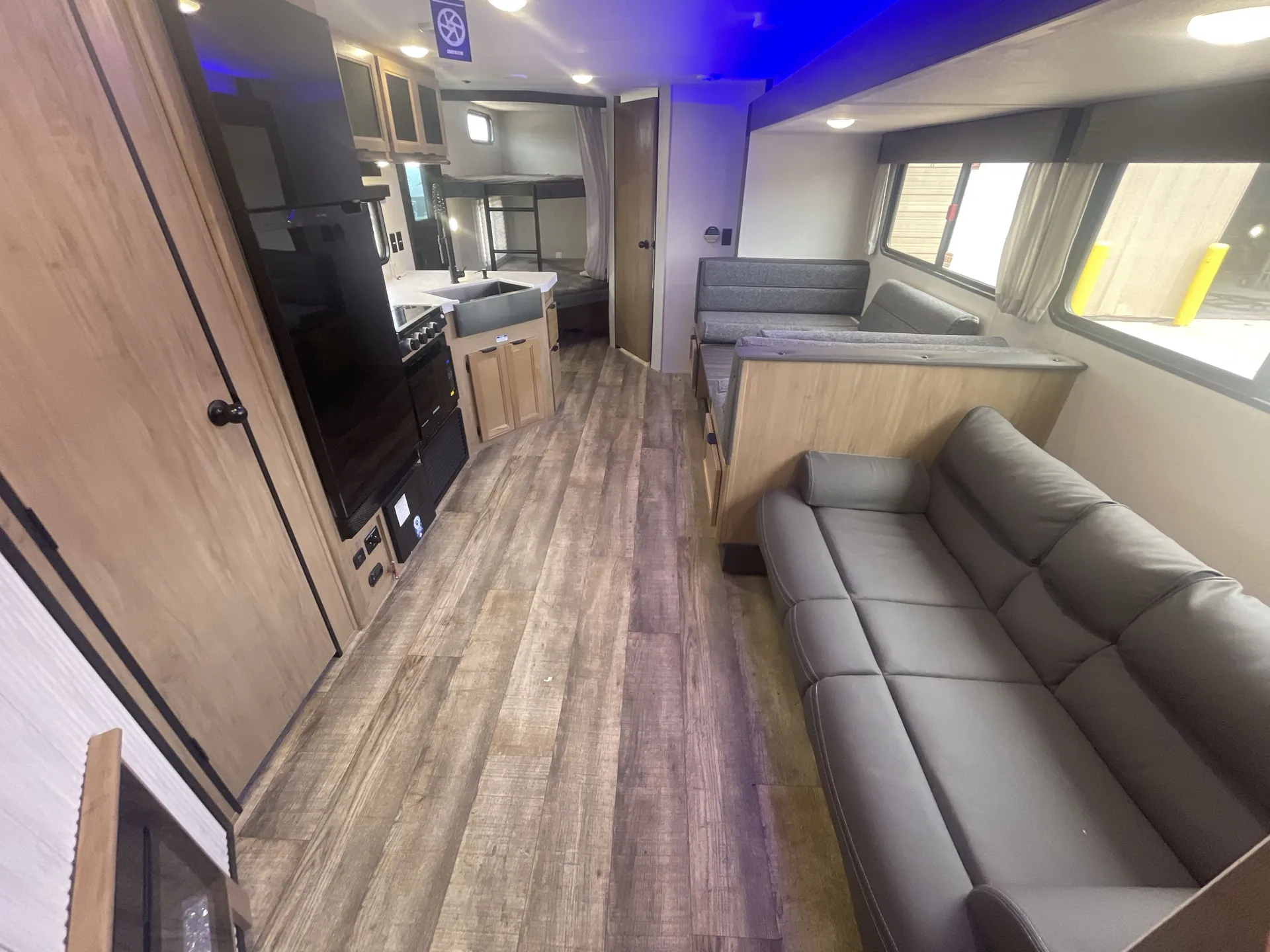 2024 Forest River Cherokee Grey Wolf 27DBH — living area main