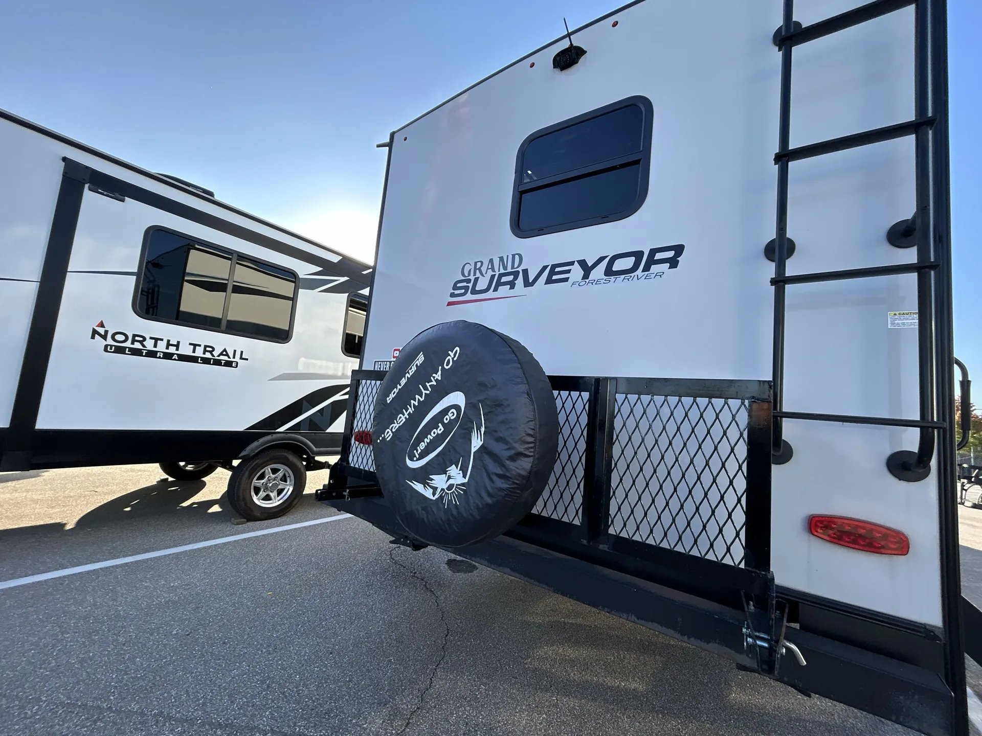 2023 Forest River Grand Surveyor 267RBSS — off campside