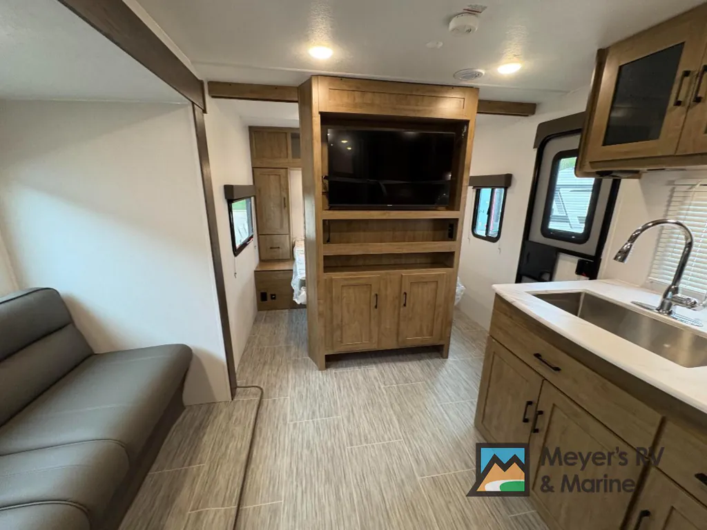 2025 Coachmen Freedom Express Select 29SE, Photos photo 14