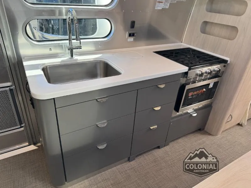 2026 Airstream Globetrotter 30RB - Photo 4