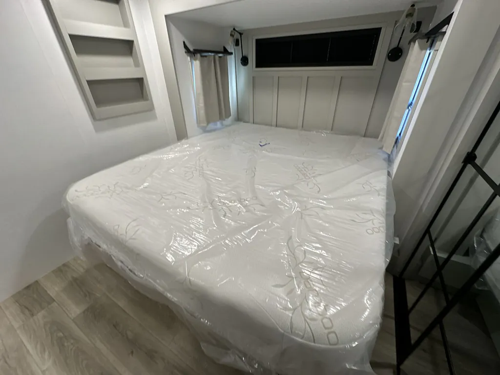 2026 Brinkley Model G 3520, Photos photo 29