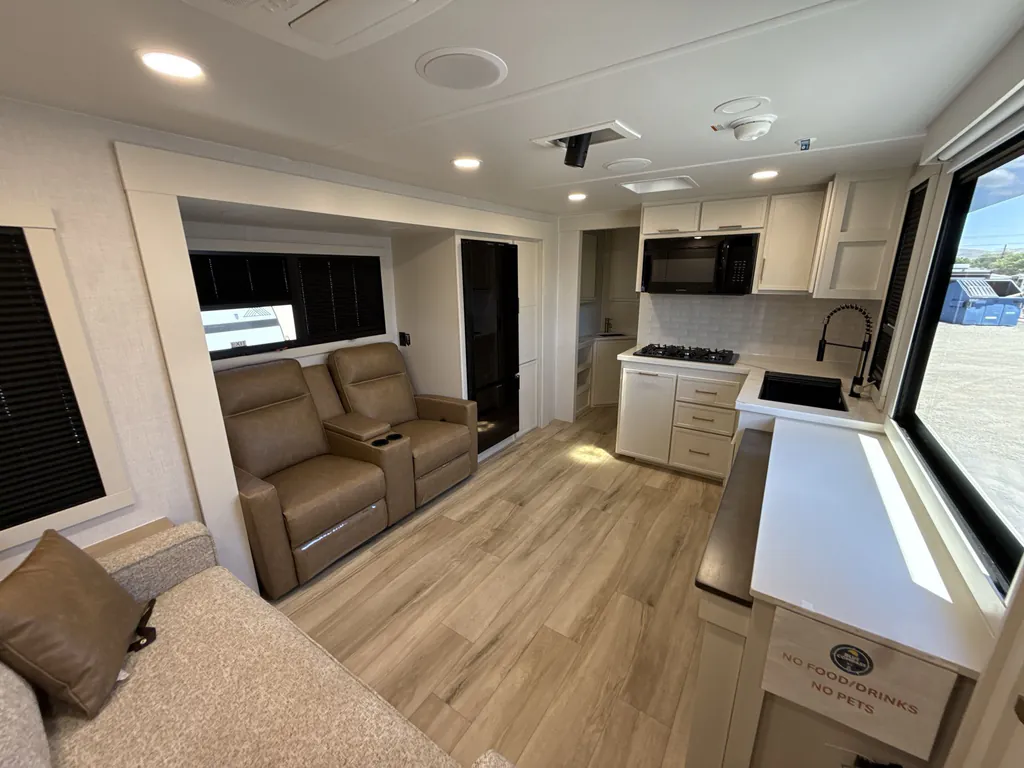 2026 Brinkley Model I 294, Photos photo 5