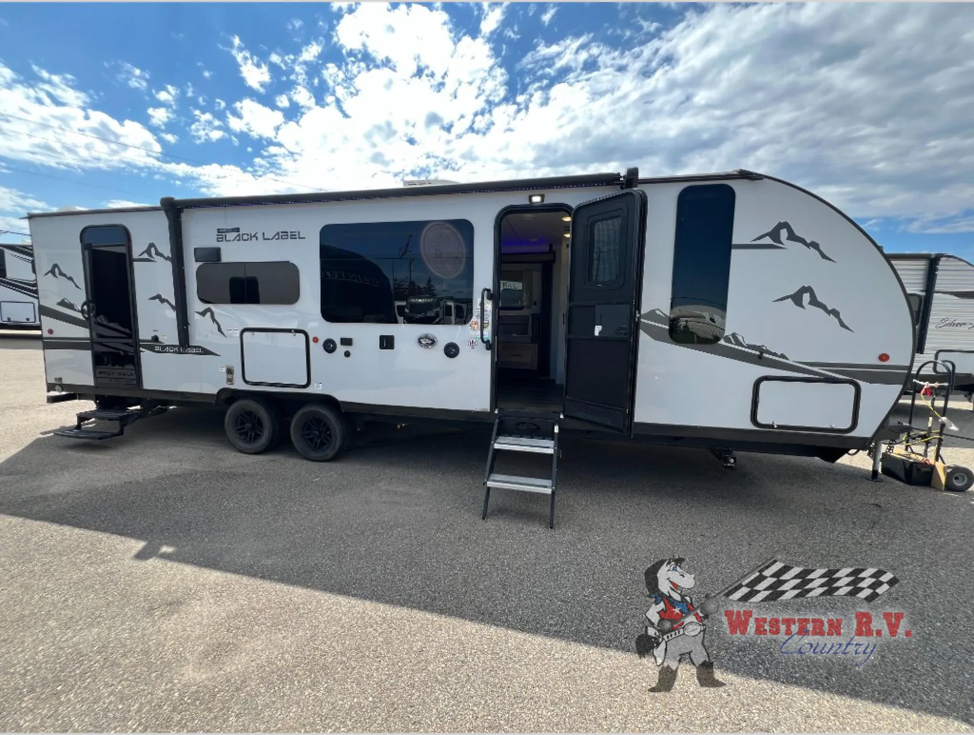 2023 Forest River Cherokee Grey Wolf Black Label 26BRBBL - Photo 4