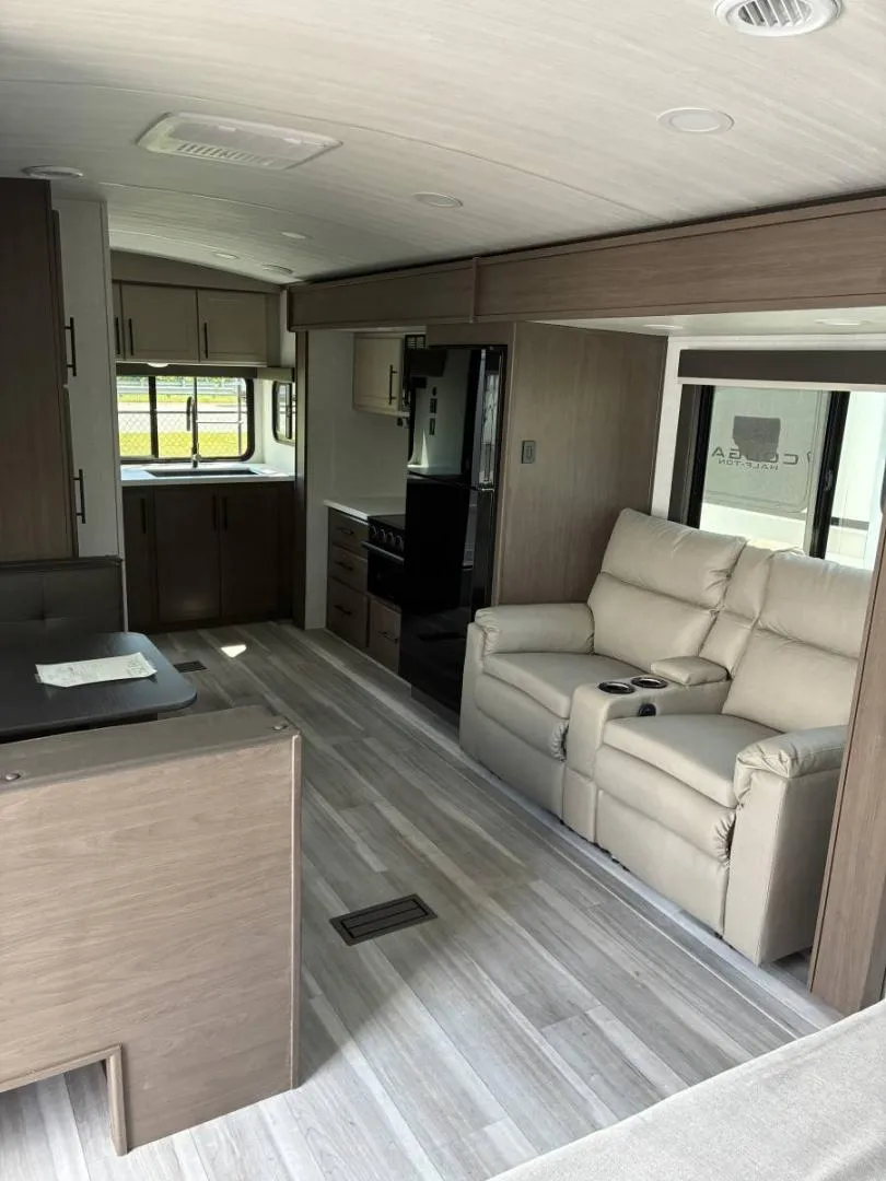 2026 Keystone COUGAR HALF-TON 22MLS - Photo 2