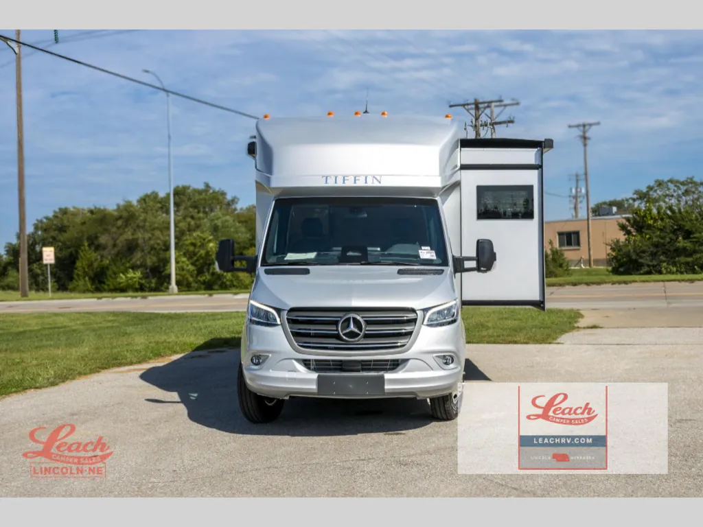 2027 Tiffin Wayfarer 25 PW, Photos photo 3