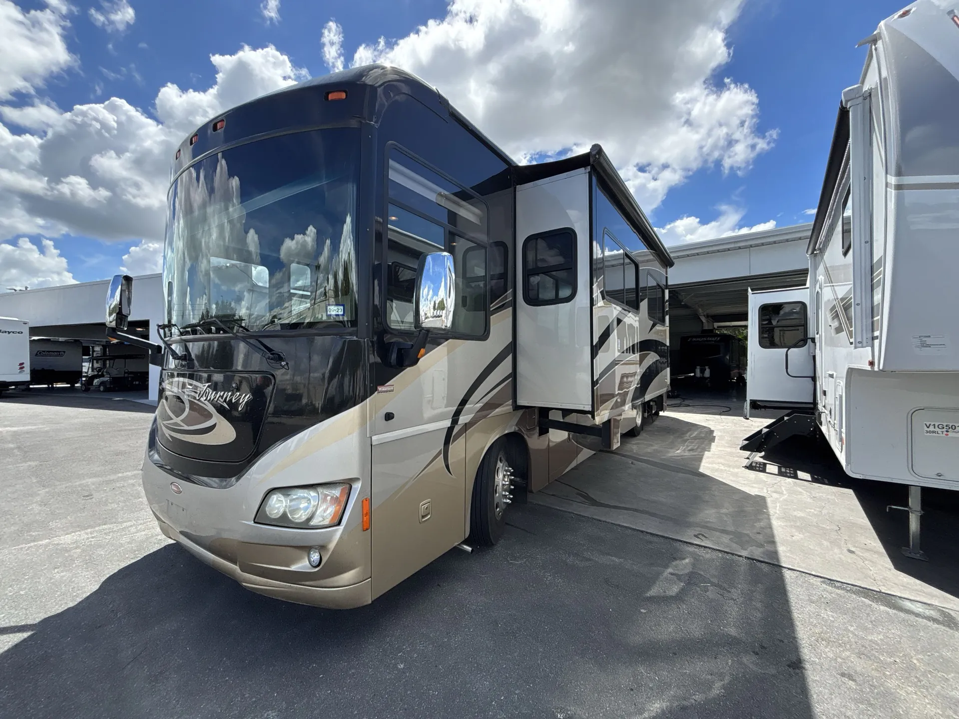 2012 Winnebago Journey 36M - Photo 2