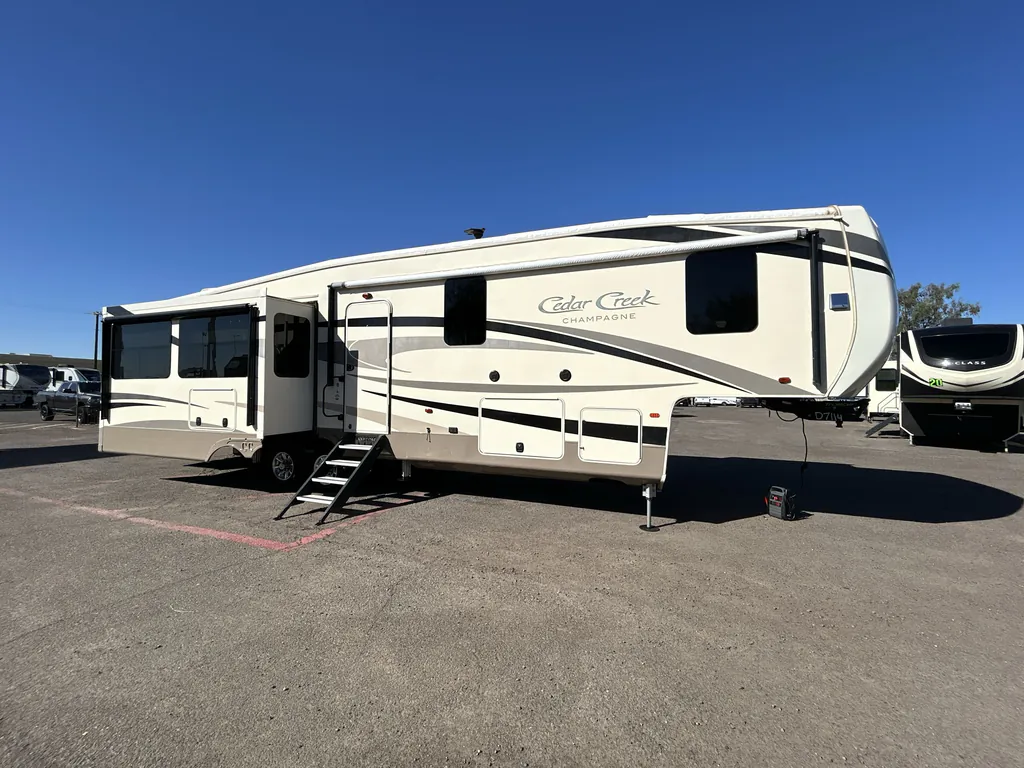 2017 Forest River Cedar Creek 38EL, Photos photo 5