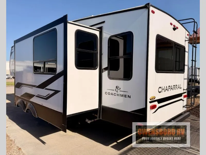 2025 Coachmen Chaparral Lite 254RLS - Photo 4