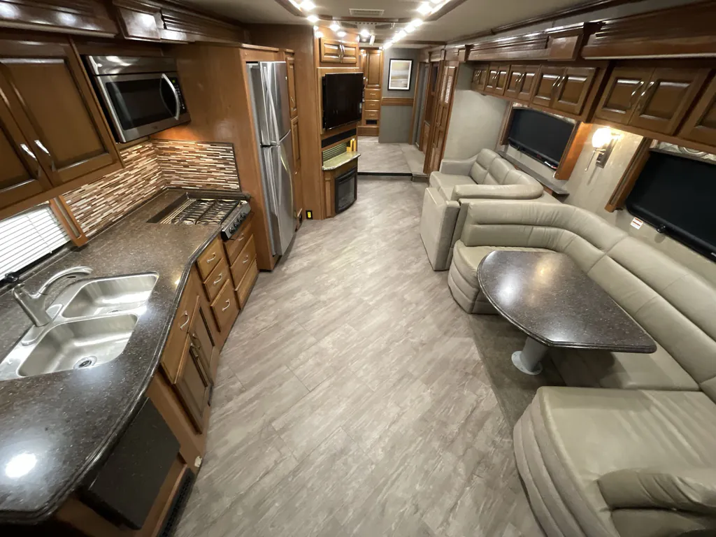 2018 Fleetwood Pace Arrow LXE 38K, Photos photo 2