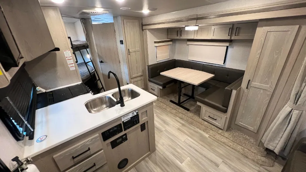 2022 Forest River Rockwood Mini Lite 2509S - Photo 4