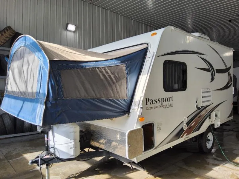 2012 Keystone RV Passport Express SL 160EXP - Photo 2