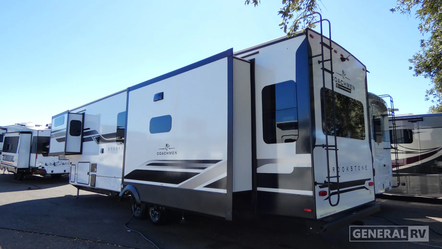 2025 Coachmen Brookstone 370RLLO - Photo 4