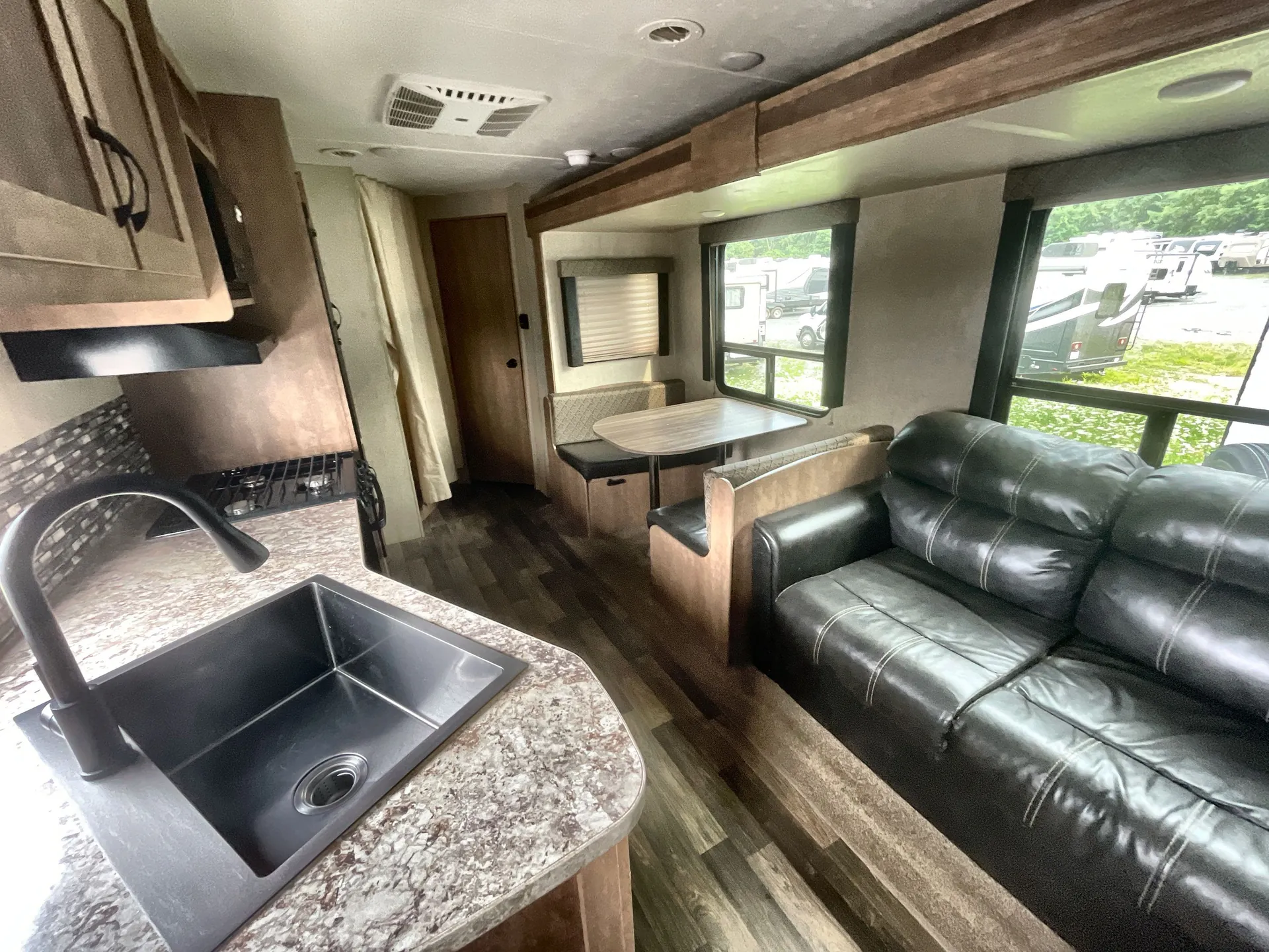 2017 Starcraft AR-ONE MAXX 26BHS — living area main