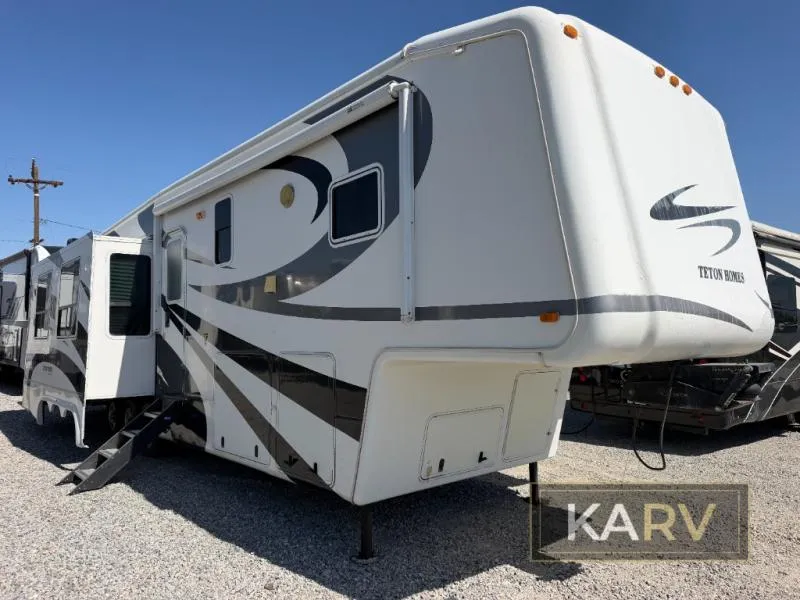 2008 Teton Experience Used    39' Frontier XT3 - Main photo