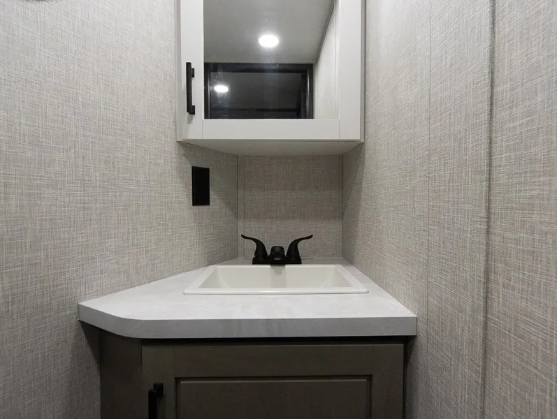 2025 Jayco Seismic Luxury Series 4113, Bathroom photo 7