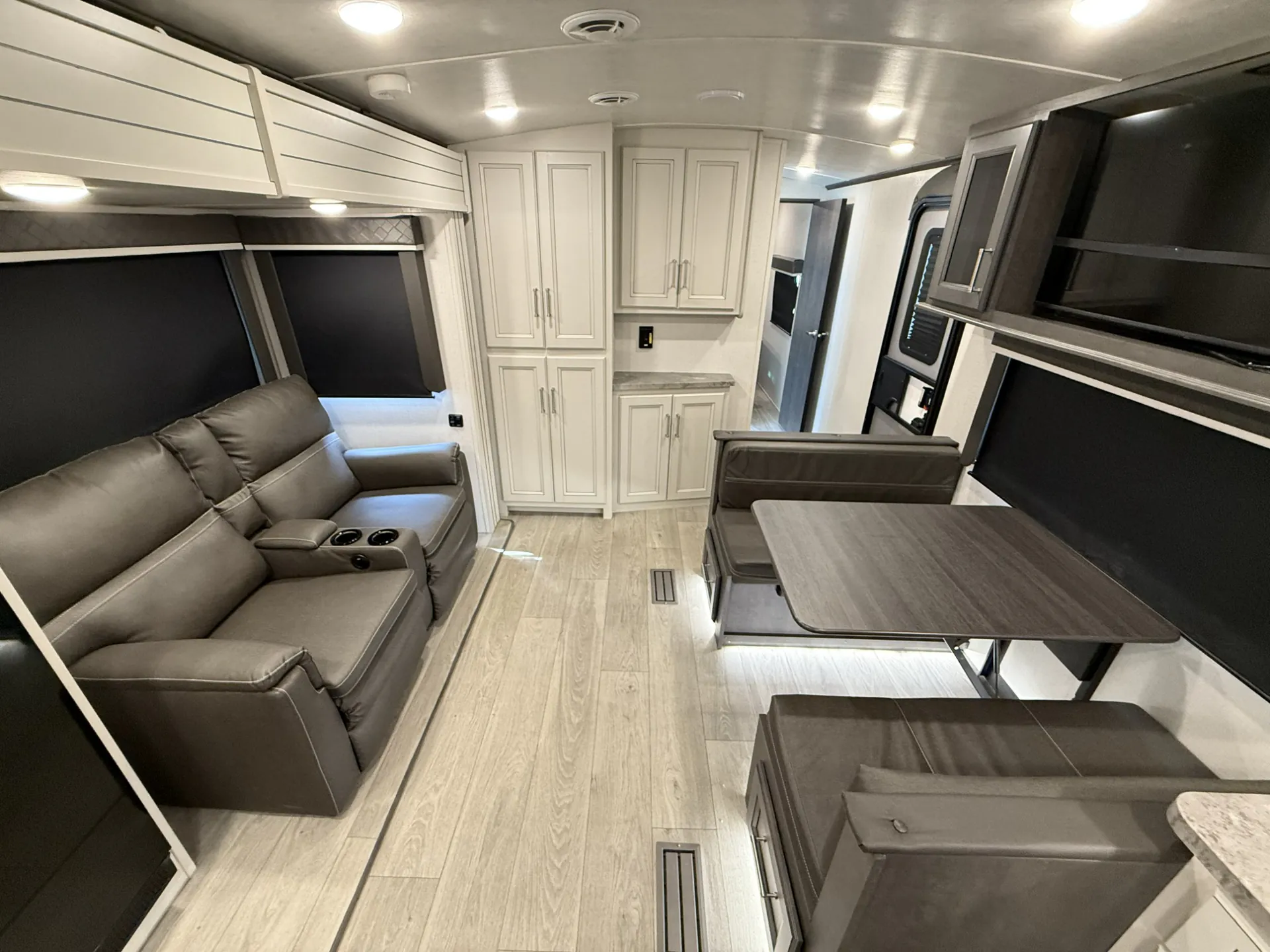 2024 Keystone Cougar Half-Ton 25MLE - Photo 4