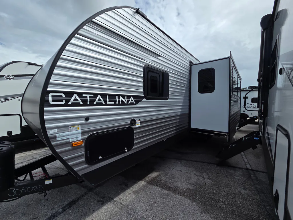 2026 Coachmen Catalina Legacy Edition 273DBHCK, Photos photo 2
