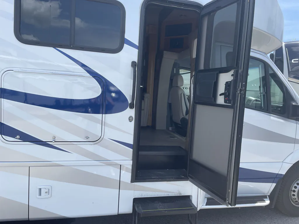 2018 Tiffin Wayfarer 24 TW, Photos photo 8