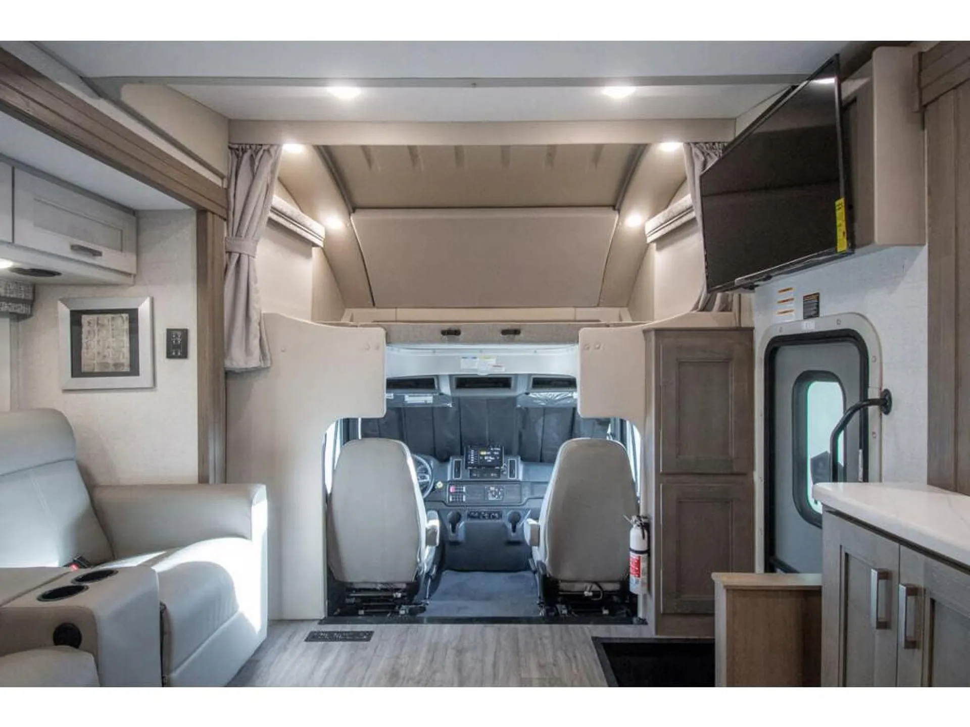 2026 Thor Motor Coach Inception 38XL - Photo 4