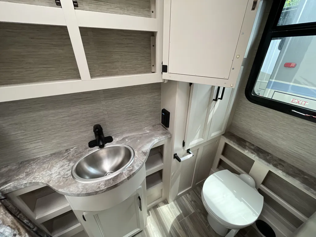 2022 Thor Motor Coach Axis 24.3, Photos photo 12