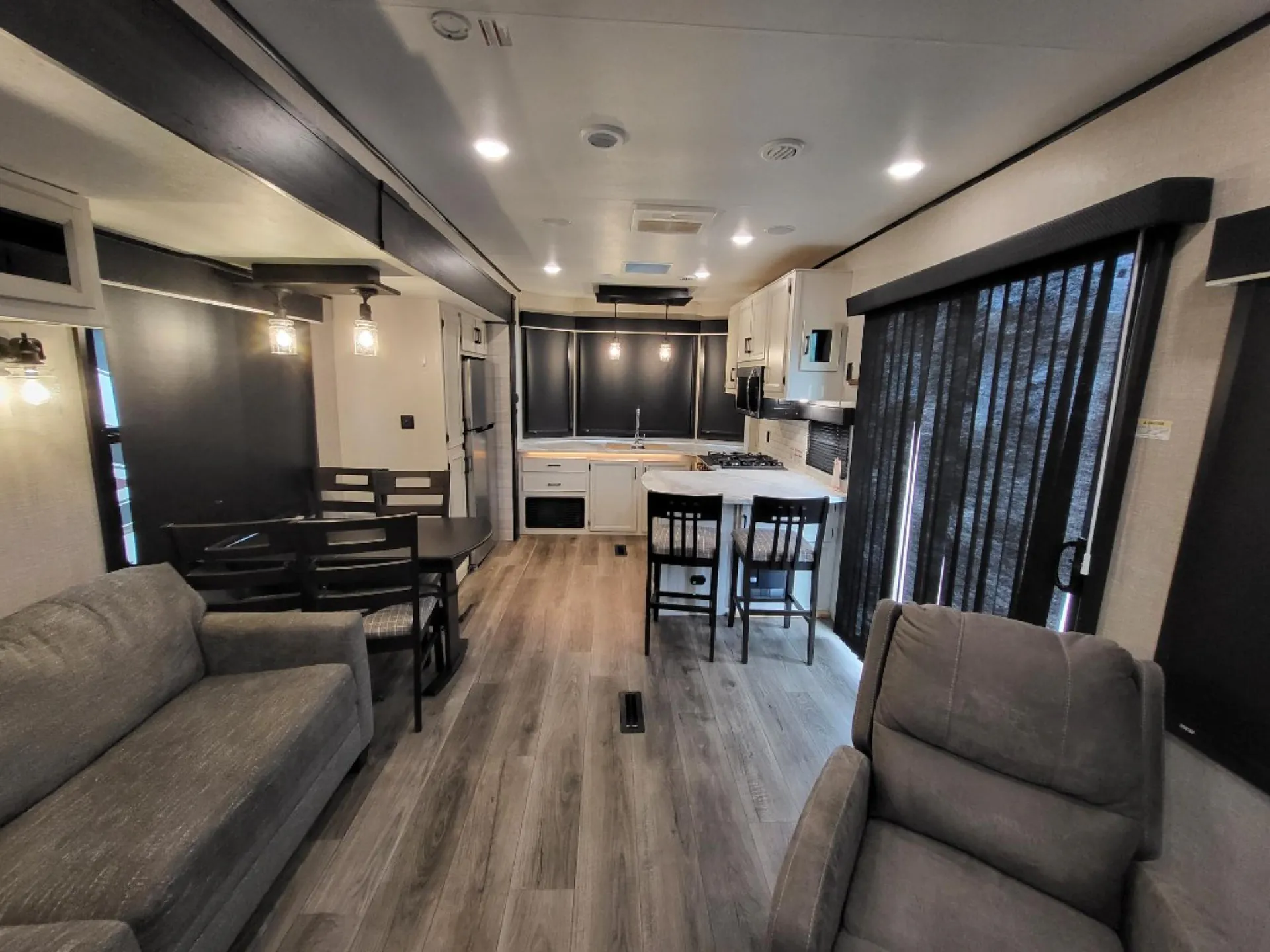 2023 Jayco Jay Flight Bungalow 40FKDS - Photo 3