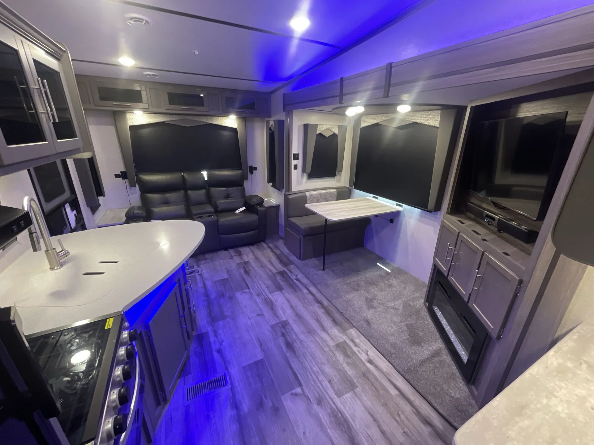 2022 CrossRoads Volante VL240RL - Photo 3