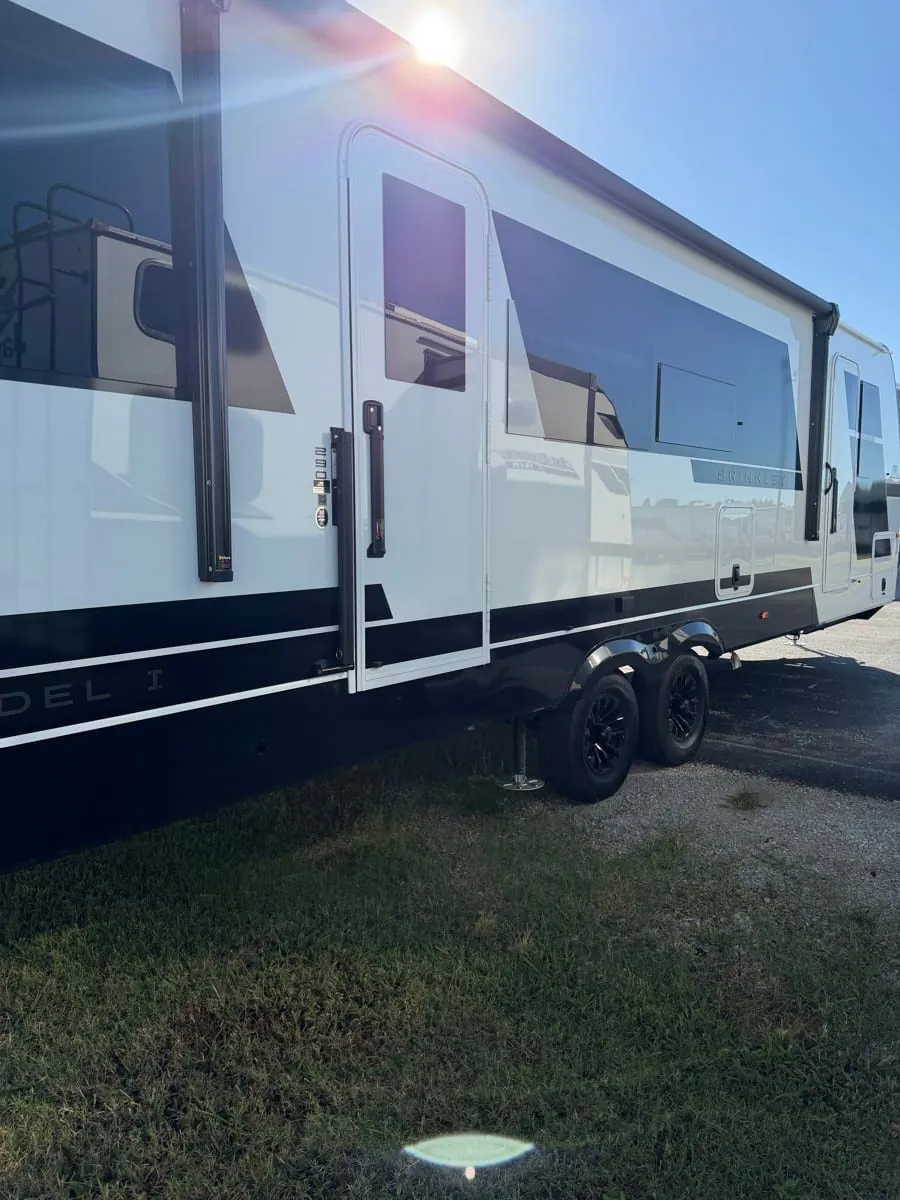 2027 Brinkley Model I 290, Photos photo 7