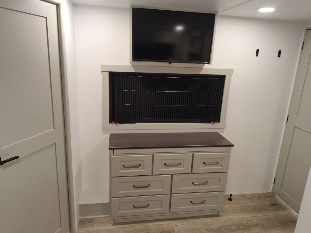 2026 Brinkley Model G 4150, Photos photo 30
