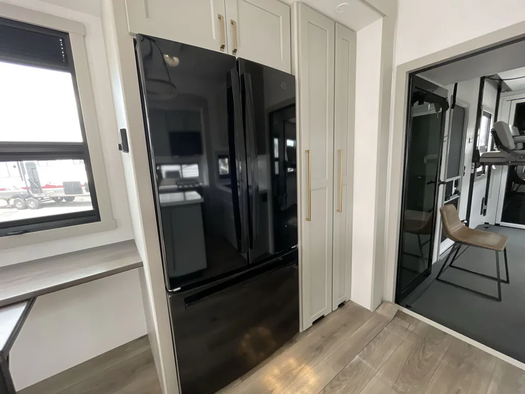 2025 brinkley Model G 3950, Photos photo 6