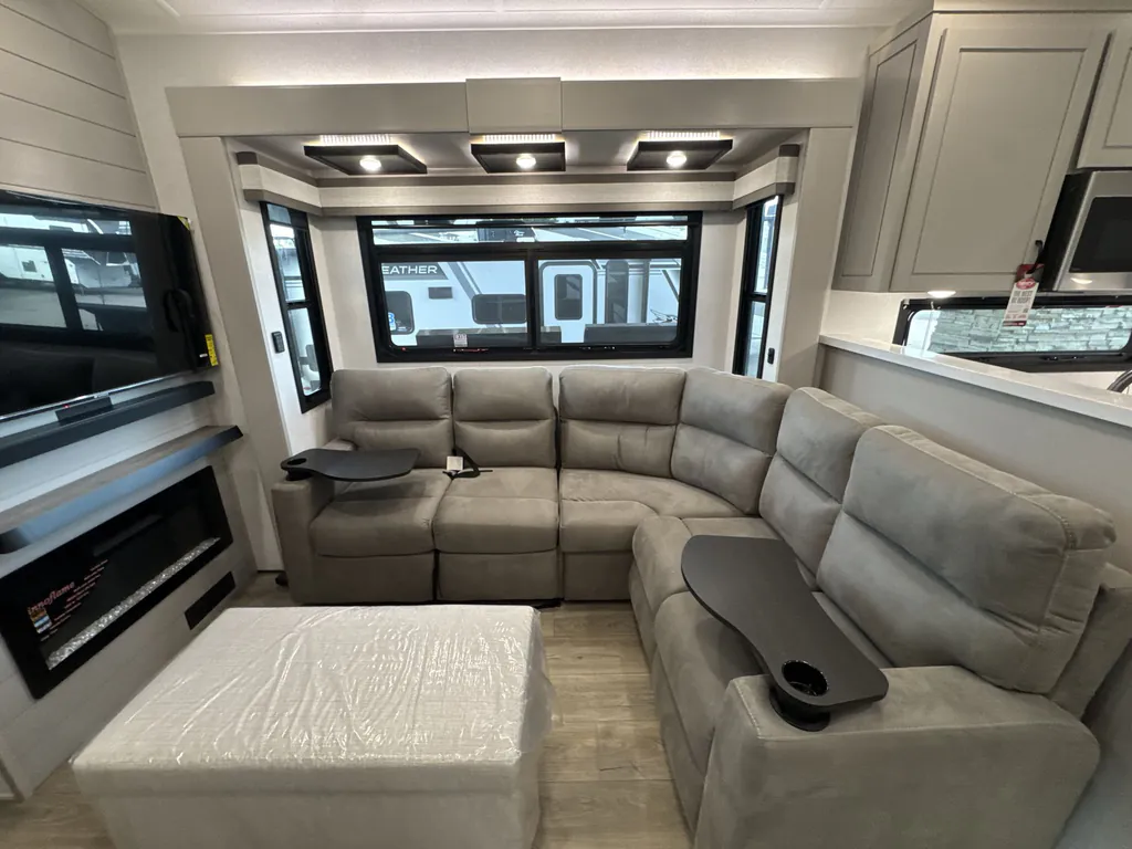 2026 Jayco North Point 395DSDB, Photos photo 11