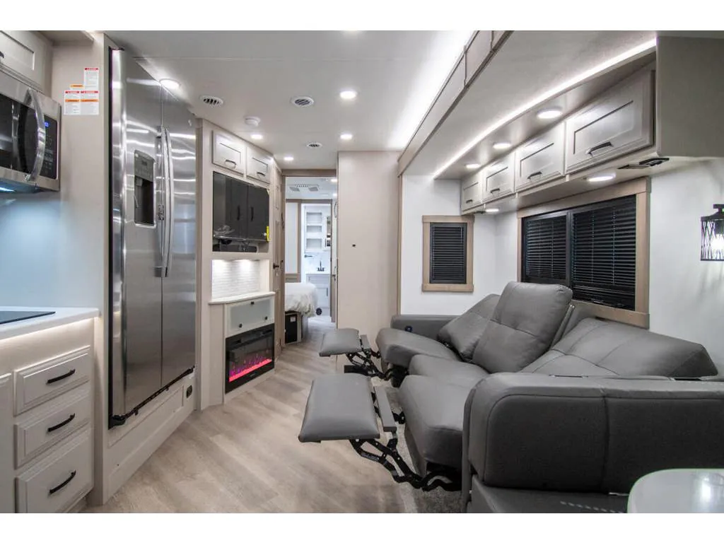 2027 Entegra Coach Emblem 36U, Photos photo 12