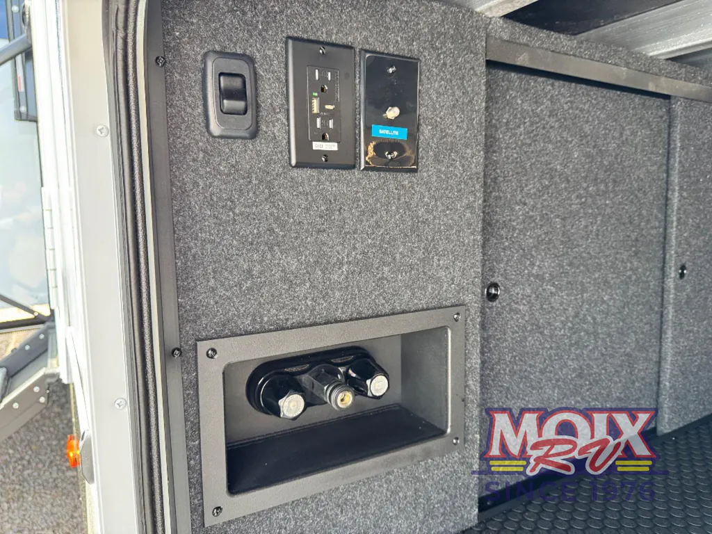 2026 Brinkley Model Z 3515, Photos photo 10