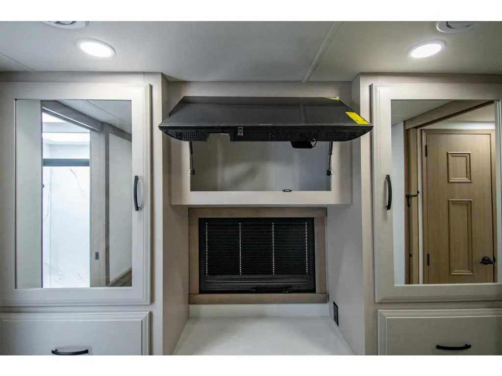 2027 Entegra Coach Emblem 36U, Photos photo 33