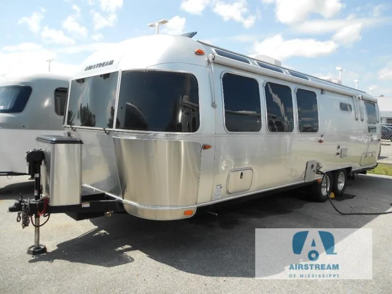 2023 Airstream Globetrotter 30RB - Photo 4