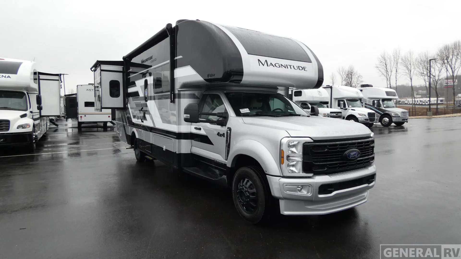 2026 Thor Motor Coach Magnitude Grand X32 - Photo 2