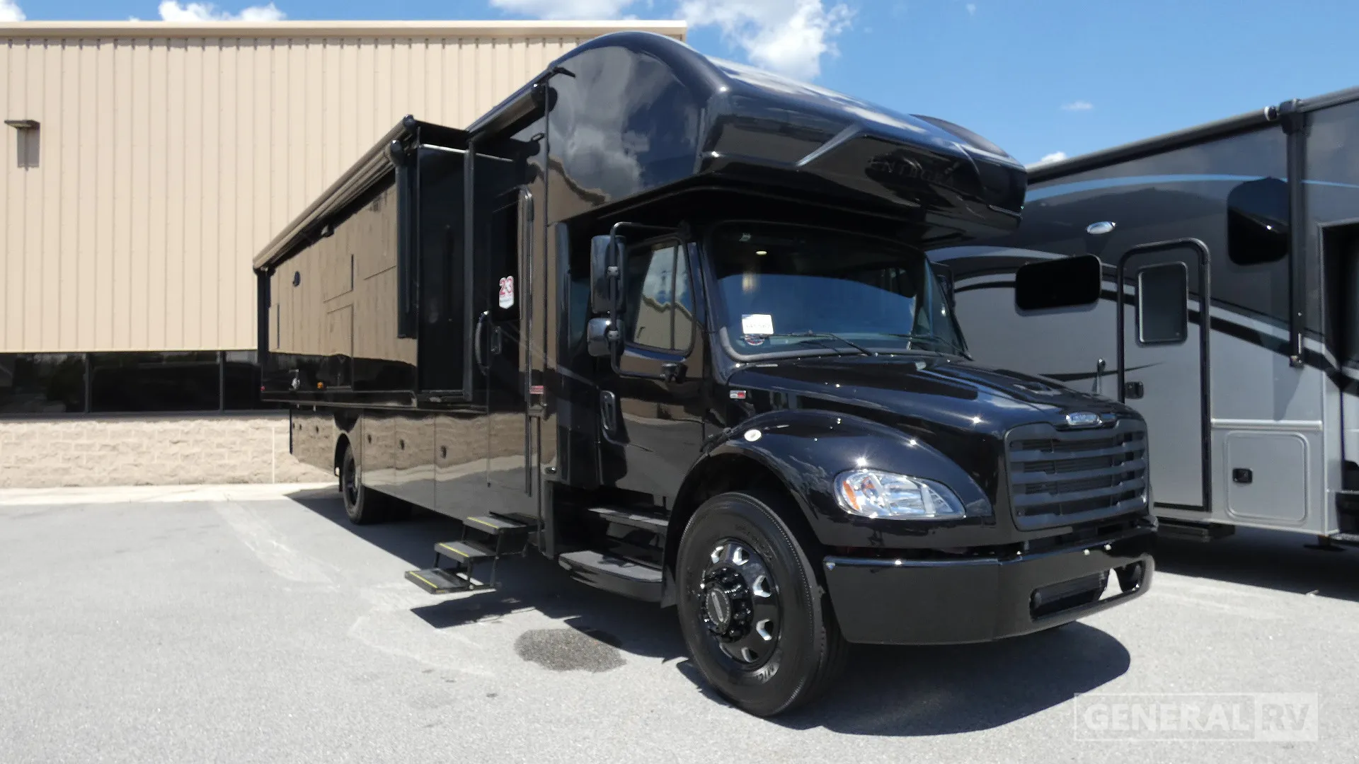 2026 Entegra Coach Accolade 37M - Photo 2