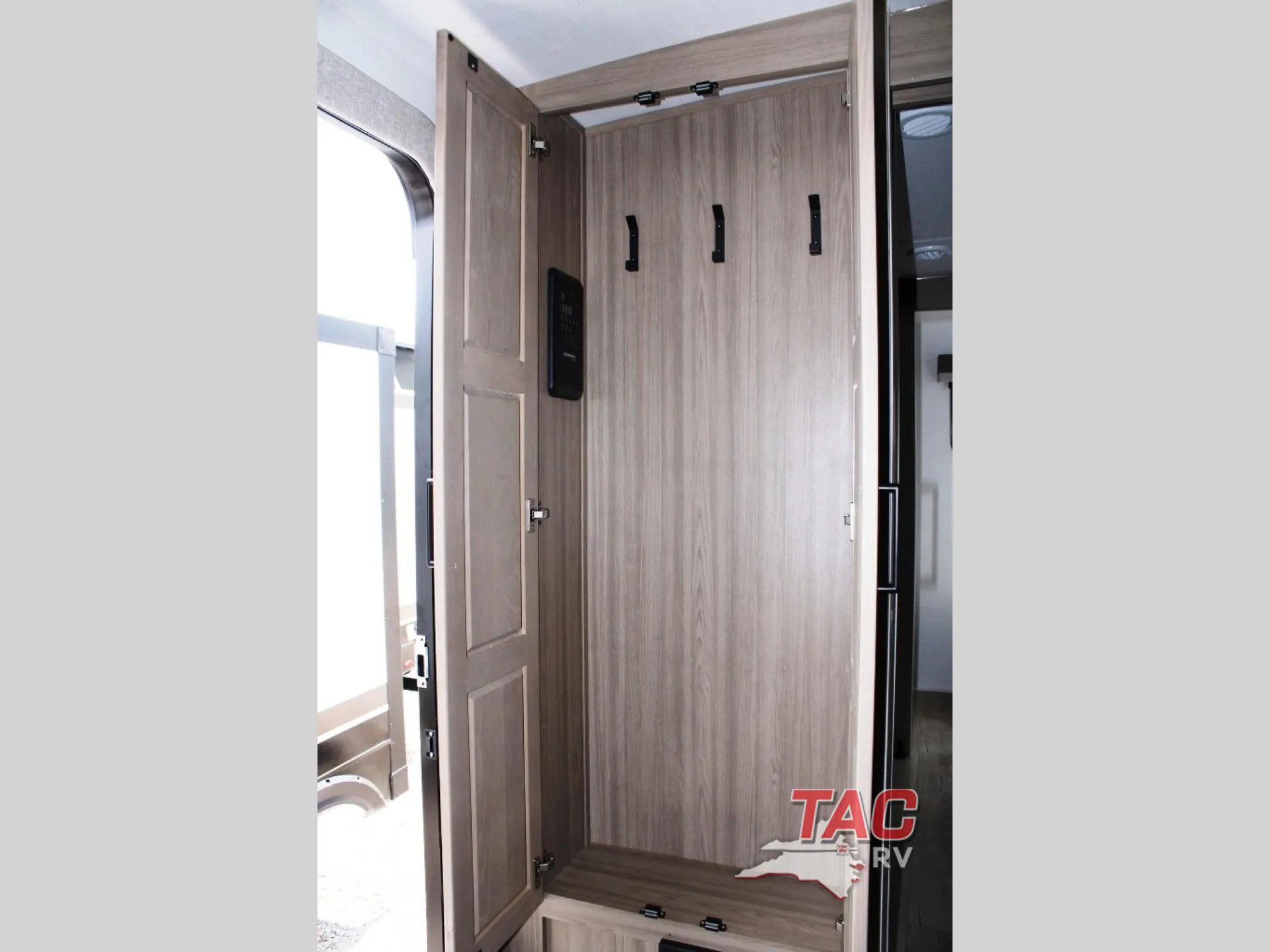 2027 Forest River Rockwood Mini Lite 2523MBR — Photo 6