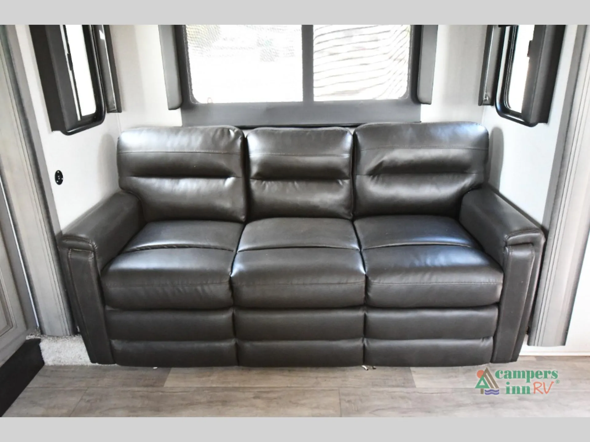 2021 Keystone Montana 3760FL - Photo 4