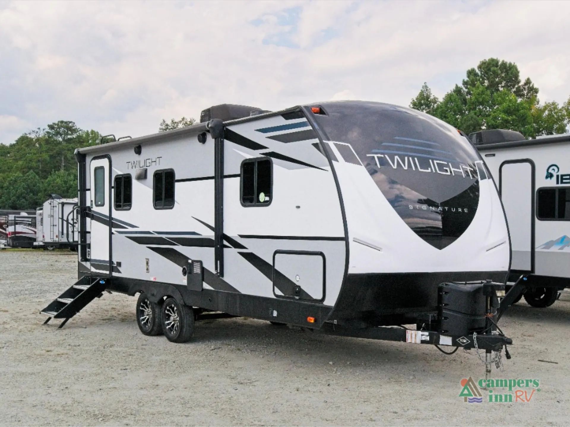 2021 Cruiser RV Twilight Signature TWS 2100 - Photo 2