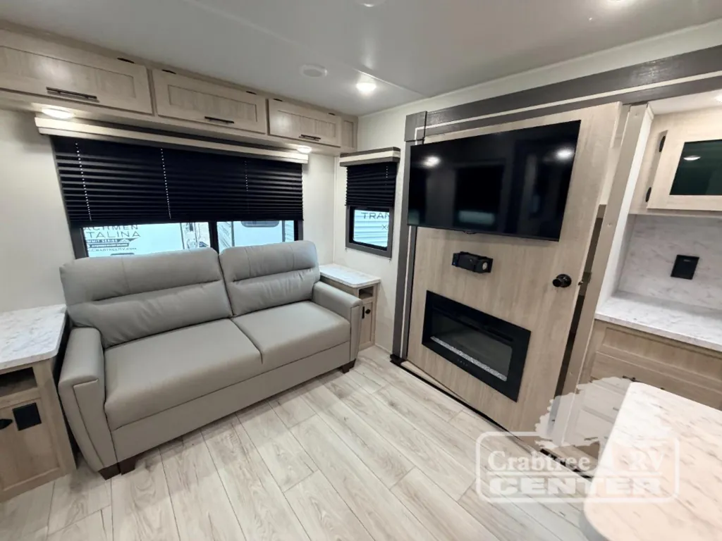 2027 East to West Della Terra 272RL, Photos photo 6