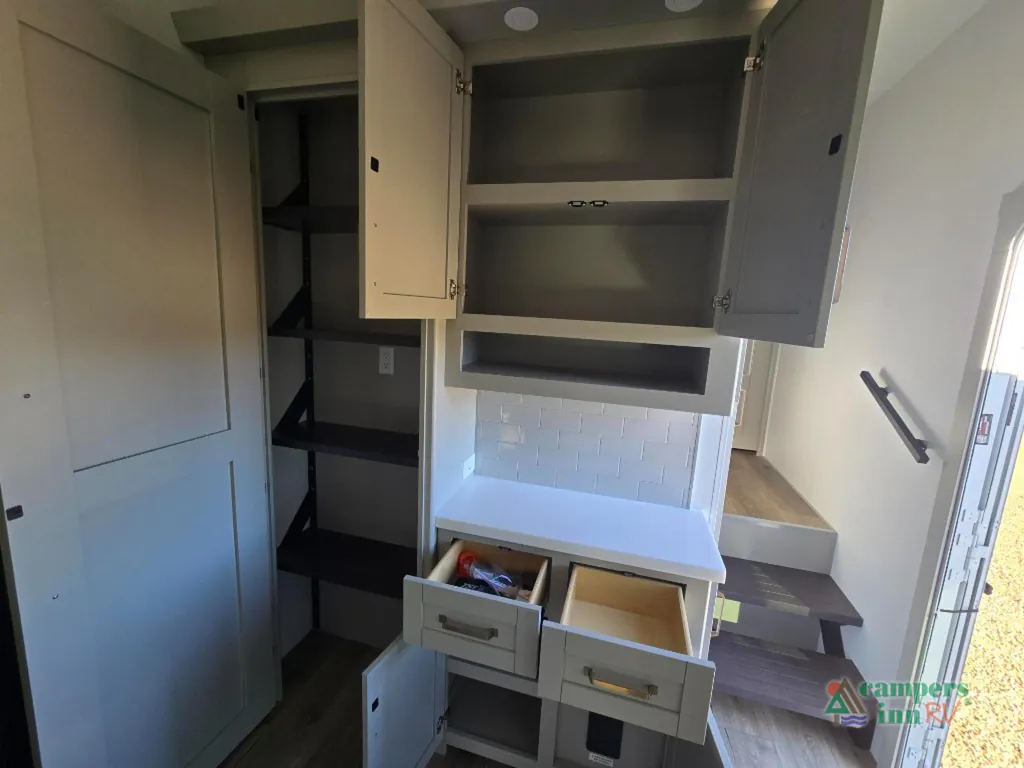 2026 Brinkley Model Z 3600, Photos photo 18