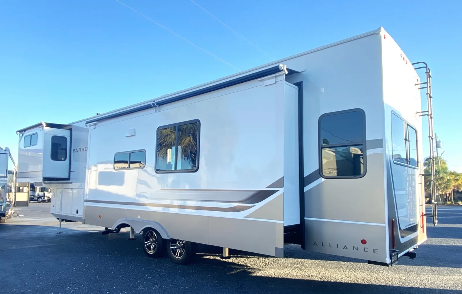 2026 Alliance RV Paradigm 388SP - Photo 4