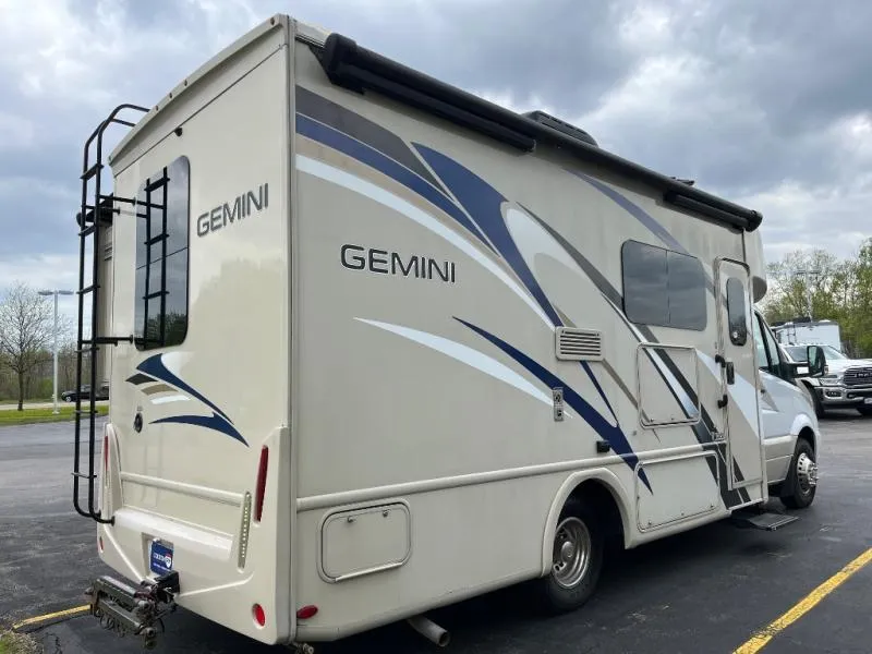 2019 Thor Motor Coach Gemini 24TF - Photo 2