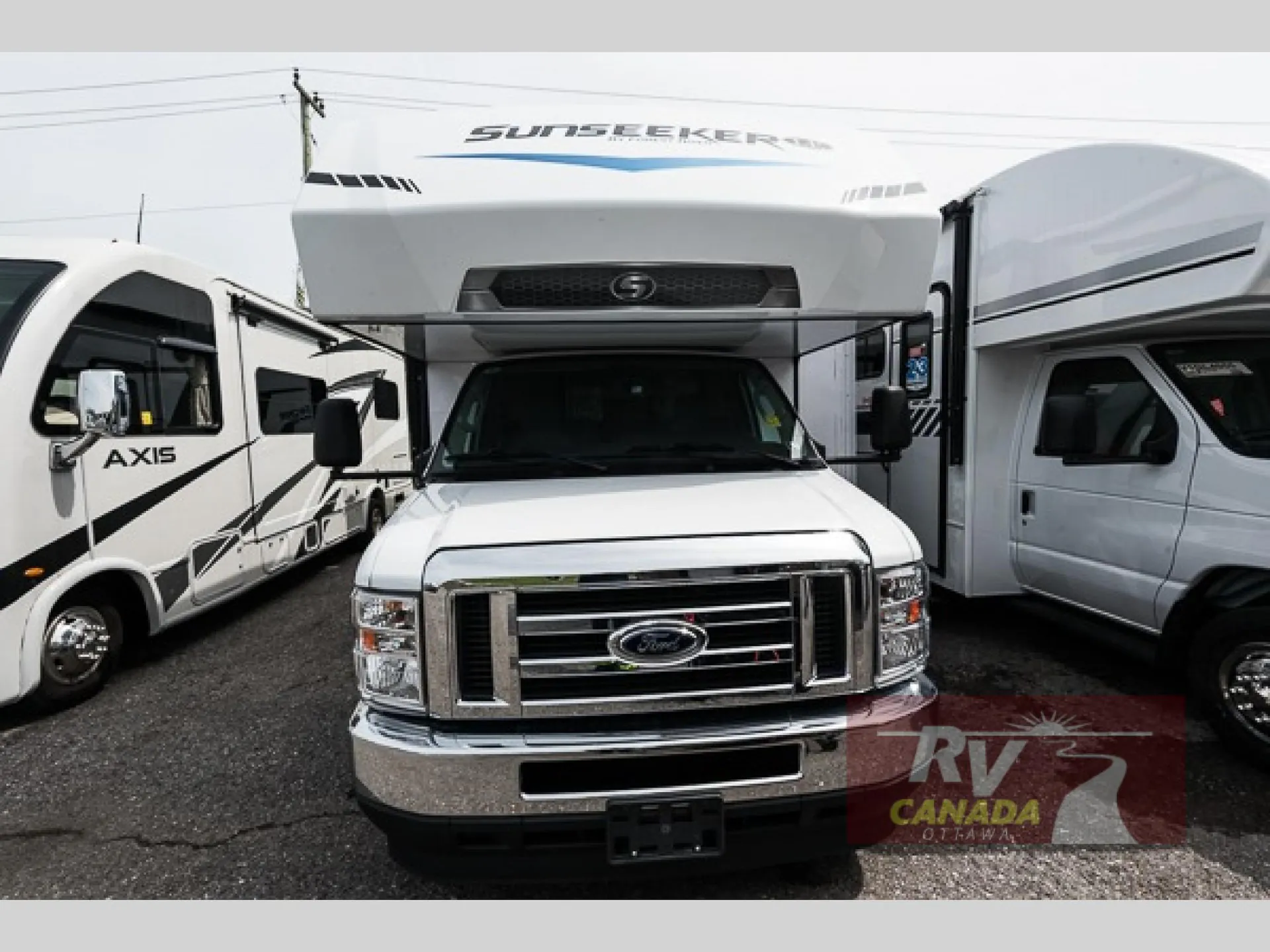 2024 Forest River Sunseeker LE 3250DSLE - Photo 3